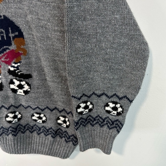 Youth Big Bear Graphic Knit Sweater Soccer Grey by Polar Size 4 Small - Picture 4 of 8